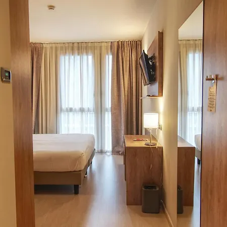 Tower Hotel Malpensa Busto Arsizio Buitenkant foto